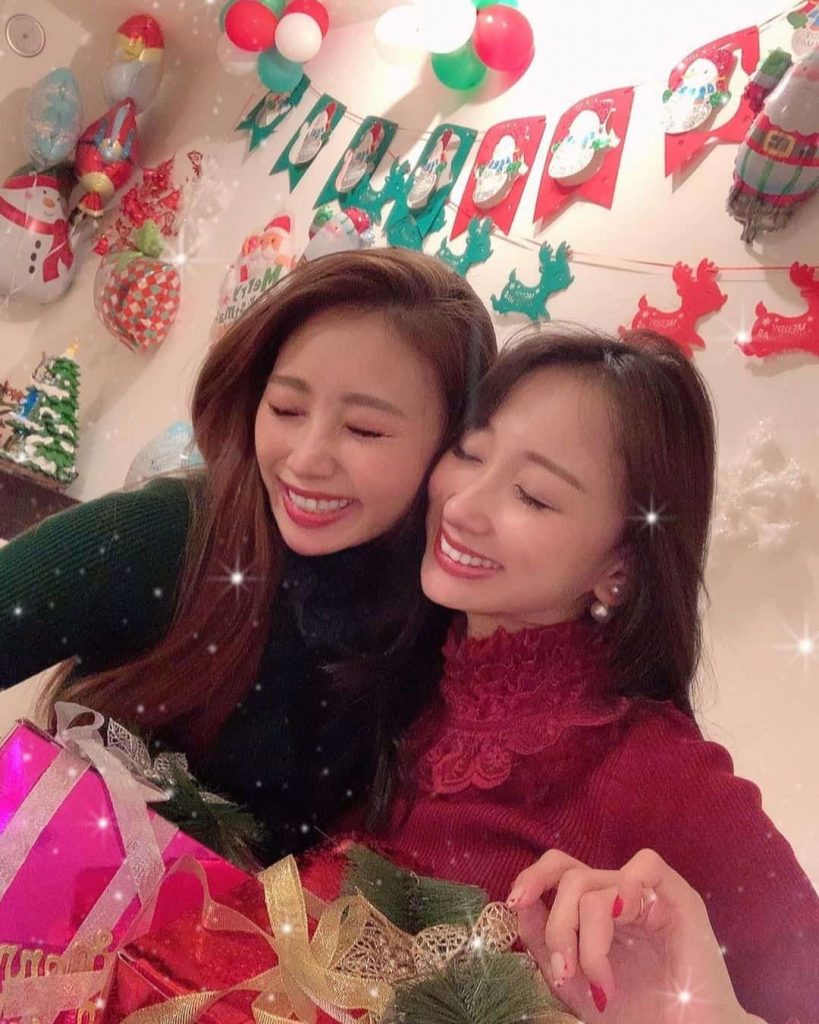 How much should you spend on a girlfriend?